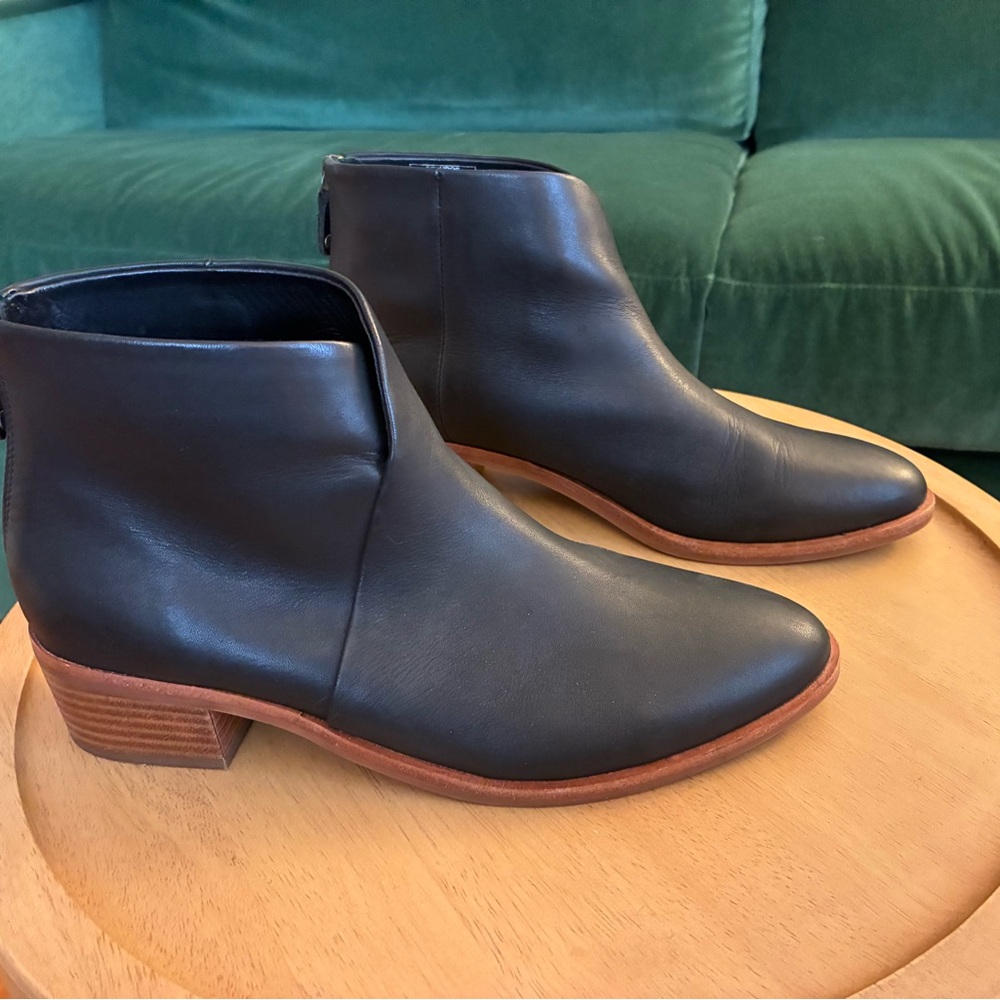 Soludos Venetian Black Ankle Boots, size 7.5 - Picture 2 of 7